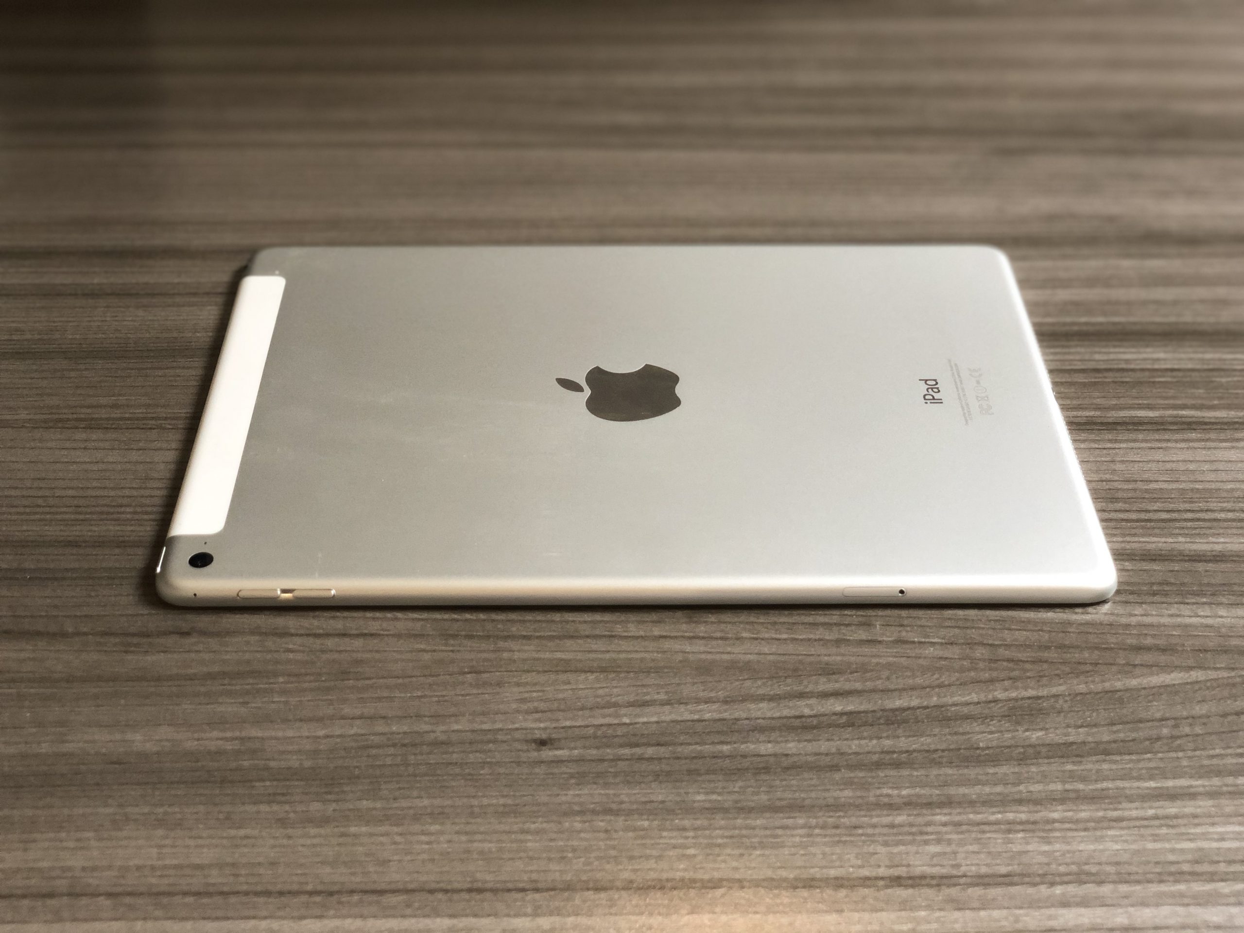 iPad Air2 16GB シルバー Cellular A1567 美品 61PRxqhisiL._UF894,1000_QL80_.jpg