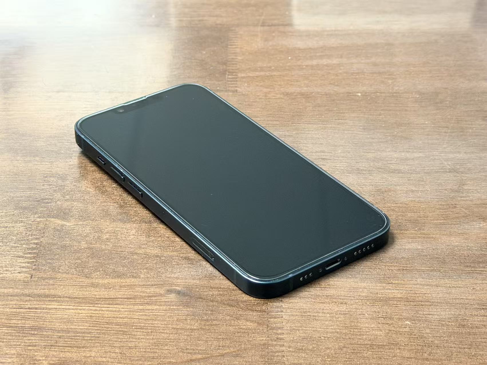 iPhone 14 128GB midnight