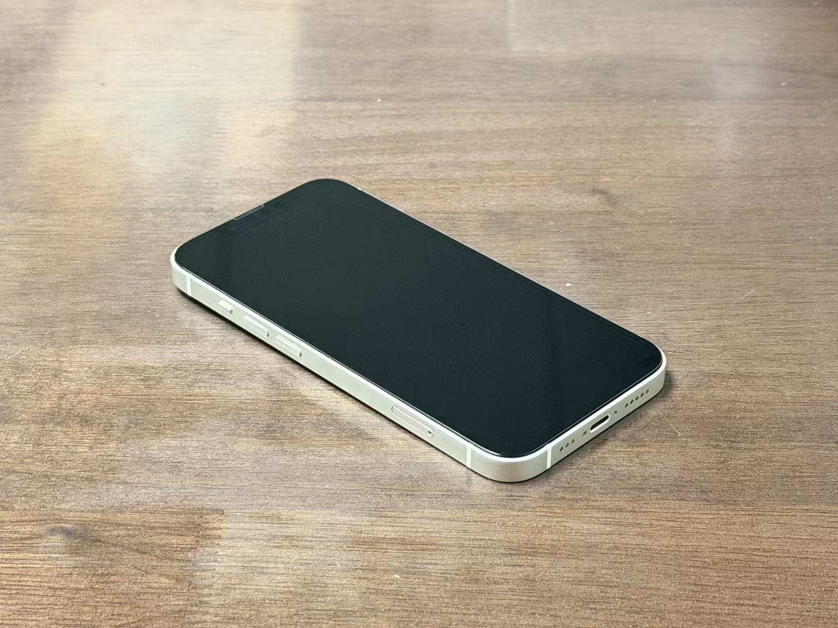 iPhone 13 128GB White