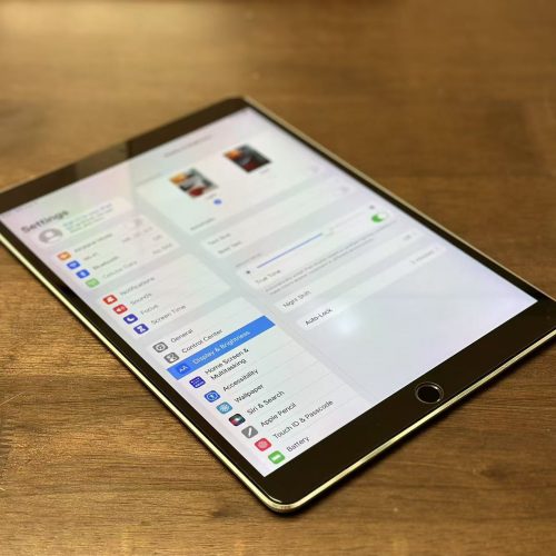iPad Pro 10.5 inch 512GB Space Grey ( Wi-Fi / Cellular ) A1709 Excellent Grade with Free Screen Protector Special Deal - Image 3