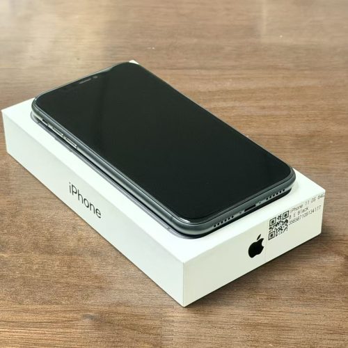 iPhone 11 64GB Black Excellent Grade with Apple Box 100% Battery - Image 2