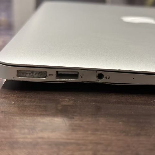 Macbook Air 13 inch 2017 128GB 8GB RAM Silver Good Grade A1466 Special Deal - Image 4