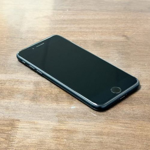 iPhone SE (2020) Black 128GB SIMフリー iPhone SE 2020 128GB Black Excellent Grade 100% Battery Special