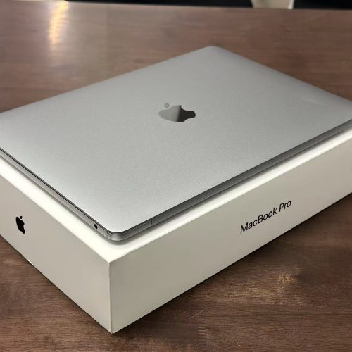 Macbook Pro 13 inch 2017 256GB 8GB RAM Space Grey Excellent Grade with Apple Box 100% Battery - Image 3