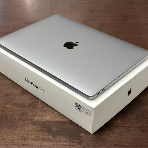 Macbook Pro 13 inch 2017 256GB 8GB RAM Space Grey Excellent Grade with Apple Box 100% Battery - Image 4