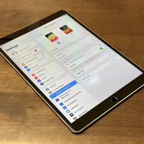 iPad Pro 10.5 inch 256GB Space Grey Wi-Fi A1701 Good Grade with Free Screen Protector Special Deal - Image 3