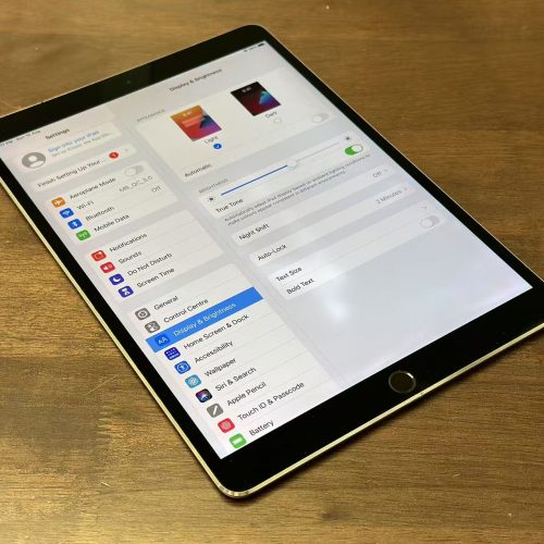 iPad Pro 10.5 inch 64GB Space Grey ( Wi-Fi / Cellular ) A1709 Good Grade Special Deal - Image 3