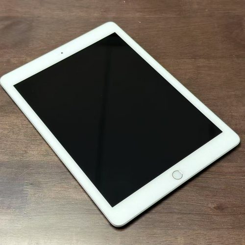 iPad 6 9.7"(Wi-Fi) 32GB Silver / White A1893 Excellent Grade Special Deal - Image 2