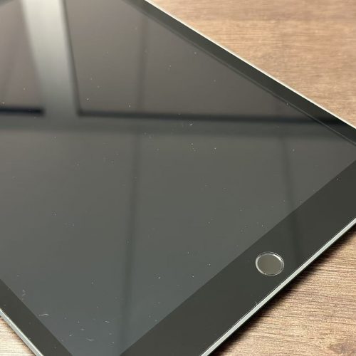 iPad 8 32GB Space Grey Wi-Fi + Cellular A2429 Excellent Grade Special deal - Image 3