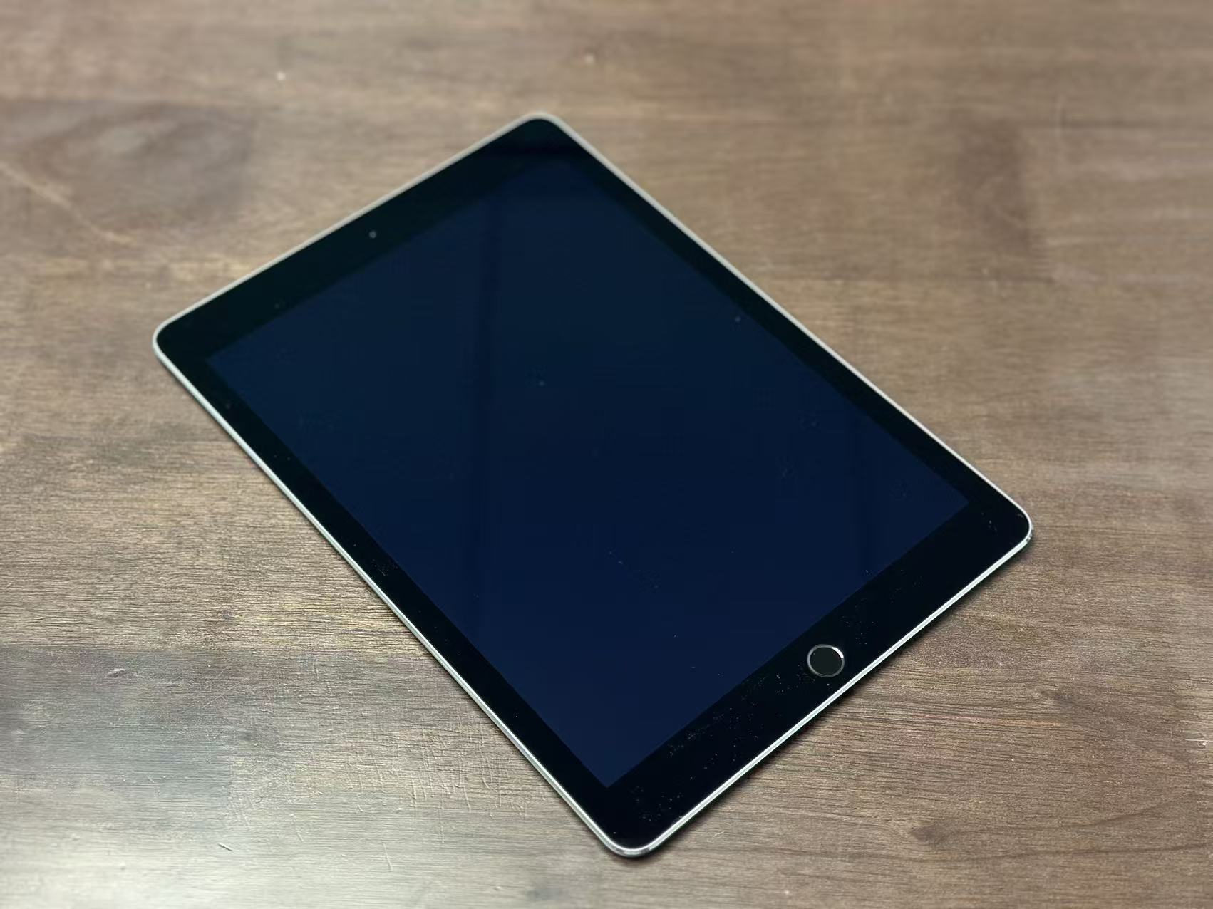 iPad Air2 第2世代 32GB au Amazon.com : Apple iPad Air 2, 32 GB, Silver, (Renewed