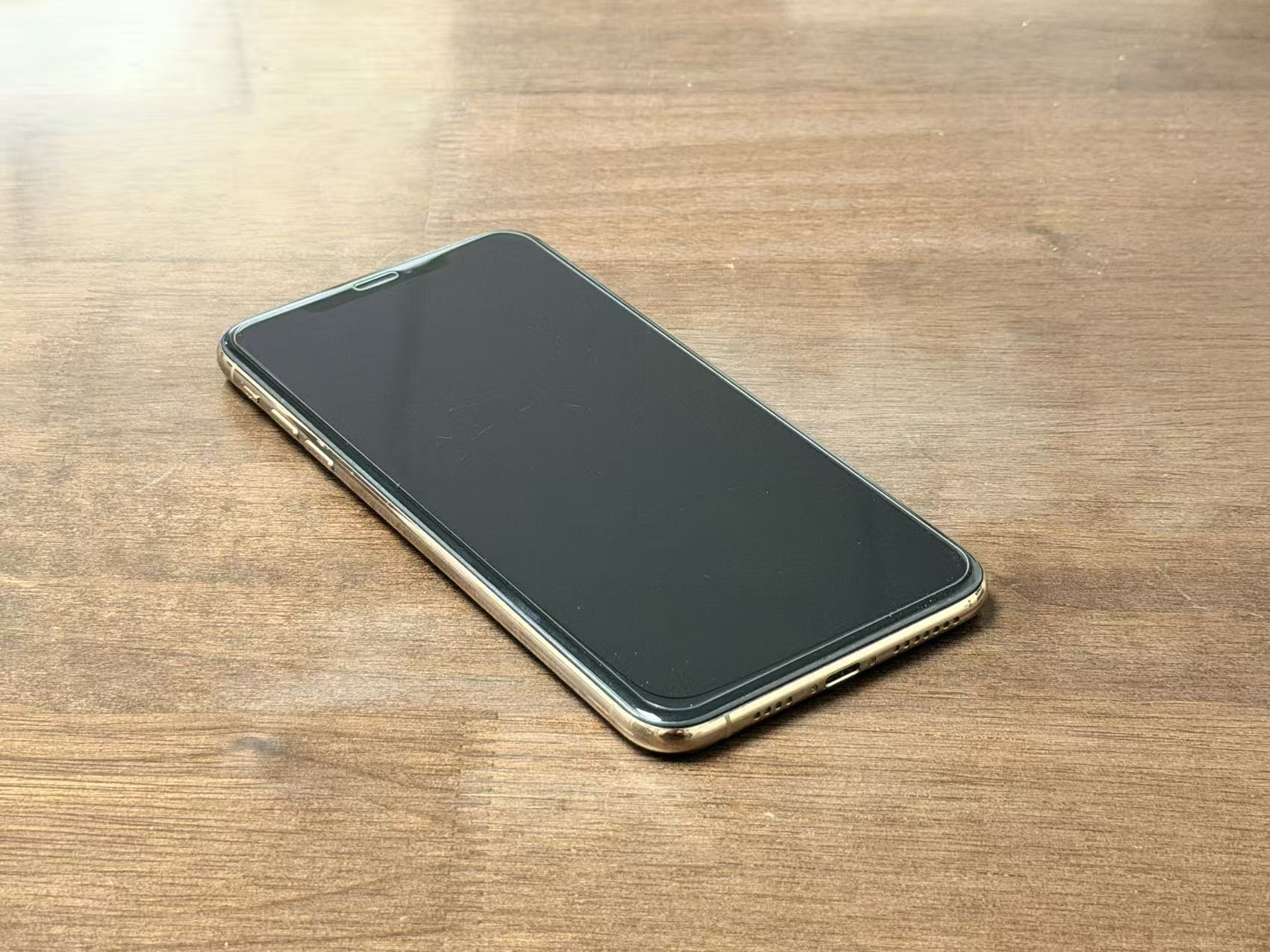 iPhone XS MAX 512GB Gold Good Grade with Free Screen Protector