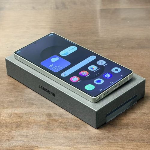 NZ Version Samsung Galaxy S25 Ultra 256GB Titanium Black Dual Sim Like New with Samsung Box & Free Screen Protector - Image 2