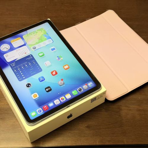 iPad Air 4 64GB Wi-Fi Sky Blue A2316 Excellent Grade with Apple Box & Flip Case - Image 3