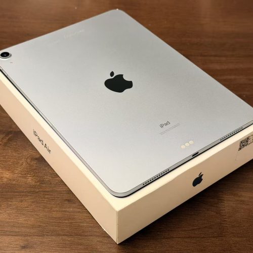 iPad Air 4 64GB Wi-Fi Sky Blue A2316 Excellent Grade with Apple Box & Flip Case - Image 4