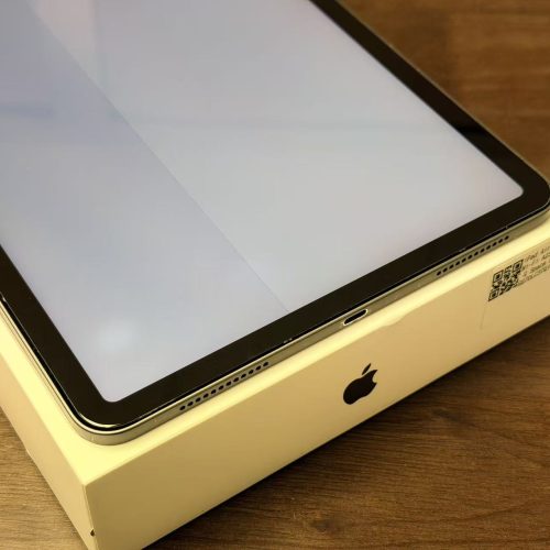 iPad Air 4 64GB Wi-Fi Space Grey A2316 Excellent Grade with Apple Box & Flip Case + Screen Protector - Image 3