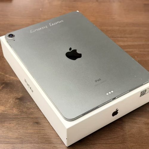 iPad Air 4 64GB Wi-Fi Space Grey A2316 Excellent Grade with Apple Box & Flip Case + Screen Protector - Image 6