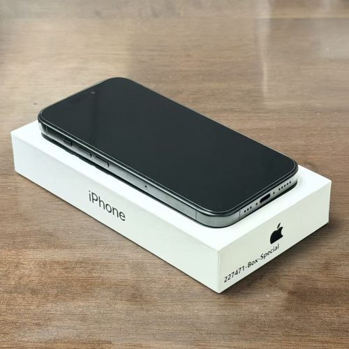 iPhone 16 Pro 256GB Black Titanium Like New with Apple Box Special Deal - Image 2