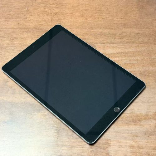 iPad 8 128GB Space Grey Wi-Fi A2270 Excellent Grade Special Deal - Image 2