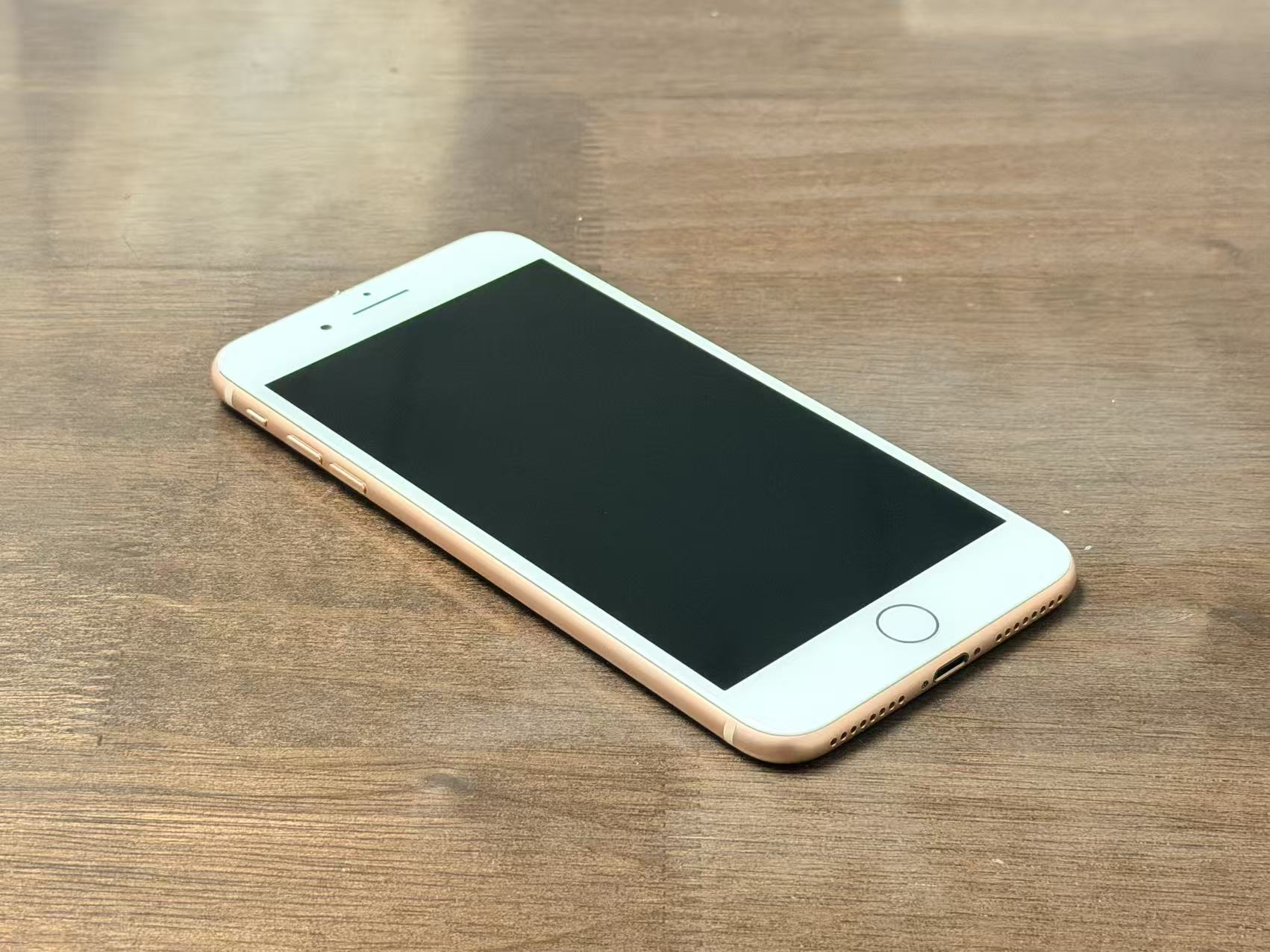 iPhone 8 Plus 64GB Gold Like New 100% Battery Special Deal