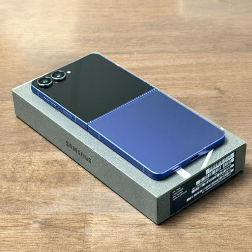 Samsung Galaxy Z Flip7 256GB Blue Shadow Excellent Grade with Samsung Box Special Deal - Image 3