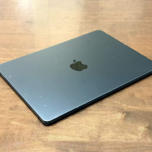 MacBook Air 2022 13 inch M2 chip 256GB SSD Midnight Good Grade Special Deal - Image 3