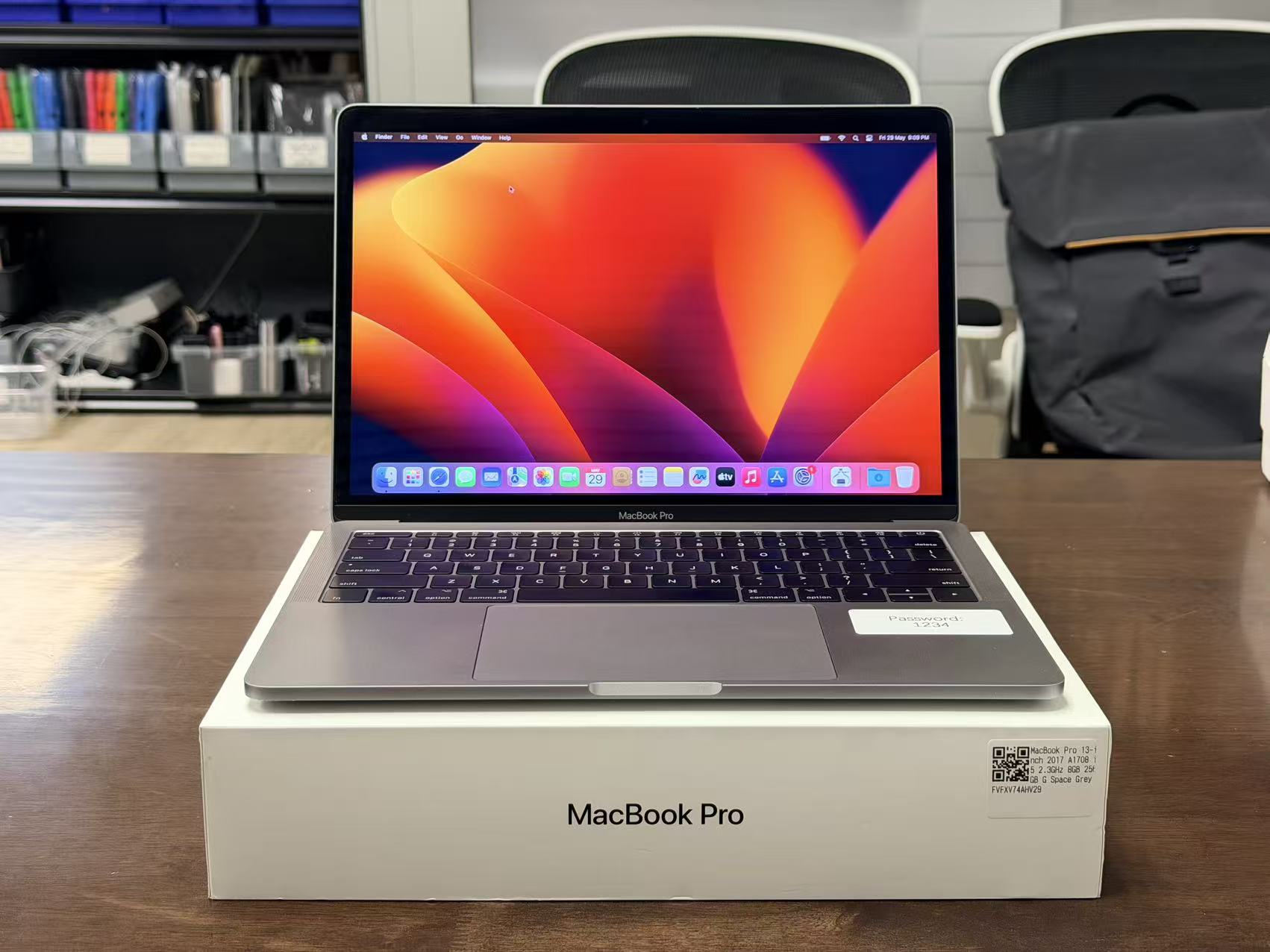 Macbook Pro 13 inch 2017 256GB 8GB RAM Space Grey Excellent Grade