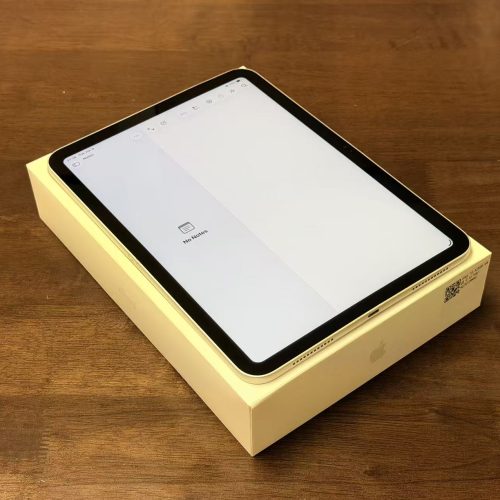 iPad 10th 10.9inch Wi-Fi 64GB Silver A2696 Good Grade with Apple Box Special Deal - Image 3