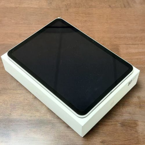 iPad 10th 10.9inch Wi-Fi 64GB Silver A2696 Good Grade with Apple Box Special Deal - Image 2