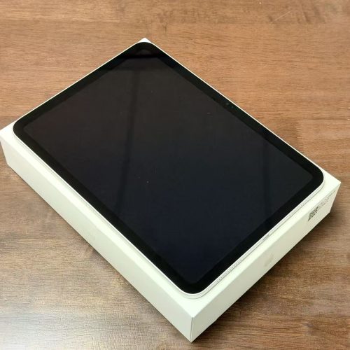 iPad 10th 10.9inch Wi-Fi 64GB Silver A2696 Excellent Grade with Apple Box Special Deal - Image 2