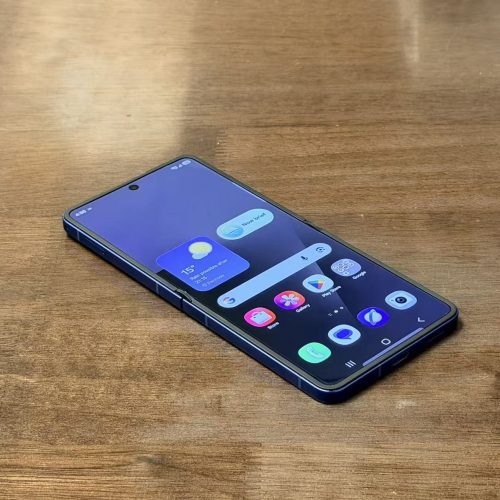 Samsung Galaxy Z Flip7 256GB Blue Shadow Excellent Grade Special Deal - Image 2