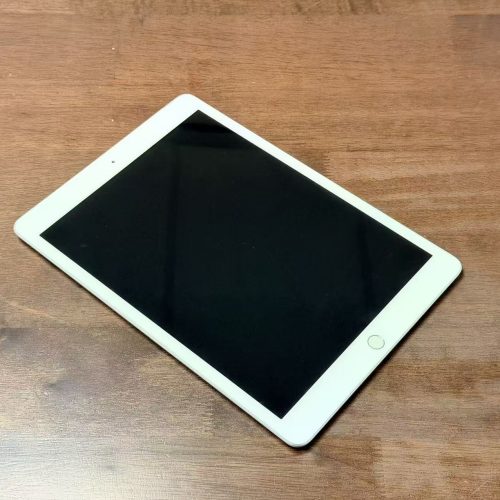 iPad 8 128GB Silver Wi-Fi + Cellular A2429 Refurbished Excellent Grade Special Deal - Image 2