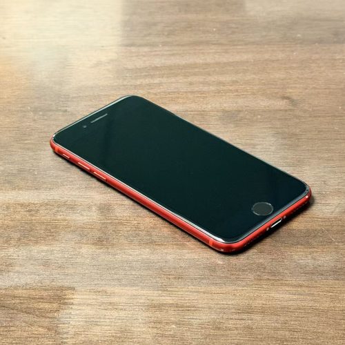 iPhone SE (2020) 128GB Red Good Grade Special Deal - Image 2