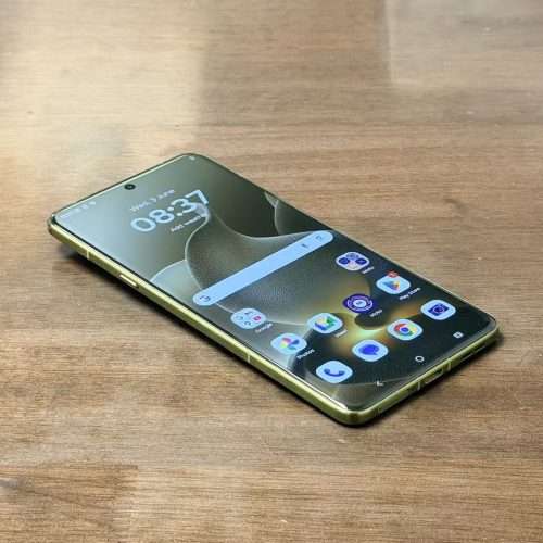 Motorola Moto Signature 5G 256GB PANTONE Martini Olive Dual SIM Like New with Free Case Special Deal - Image 2
