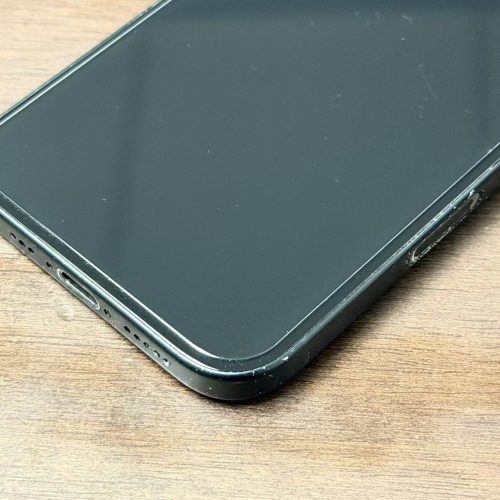 iPhone 16 256GB Black Good Grade with Free Screen Protector Special Deal - Image 3