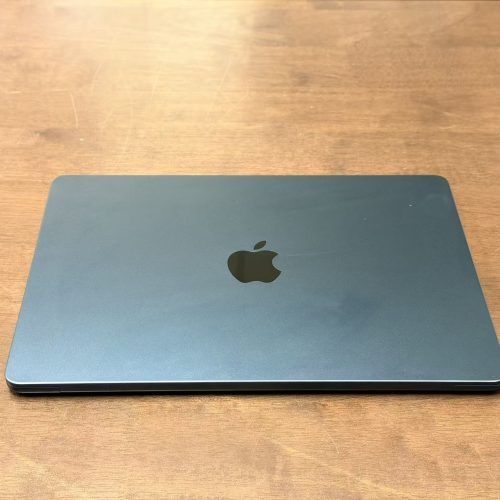 MacBook Air 2022 13 inch M2 Chip 256GB SSD Midnight Good Grade Special Deal - Image 2