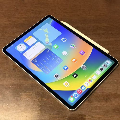 iPad Pro 11 inch 128GB M2 2022 (4th Generation) WiFi Silver Excellent Grade with Apple Pencil 100% Battery Special Deal - Image 2