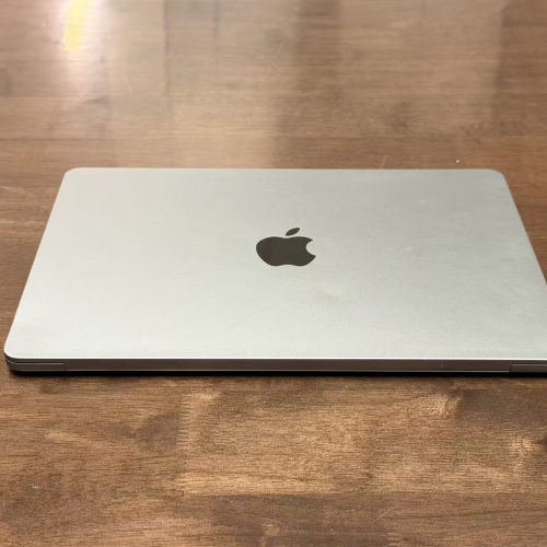 MacBook Air 2022 13 inch M2 Chip 256GB SSD Silver Good Grade A2681 Special Deal - Image 2