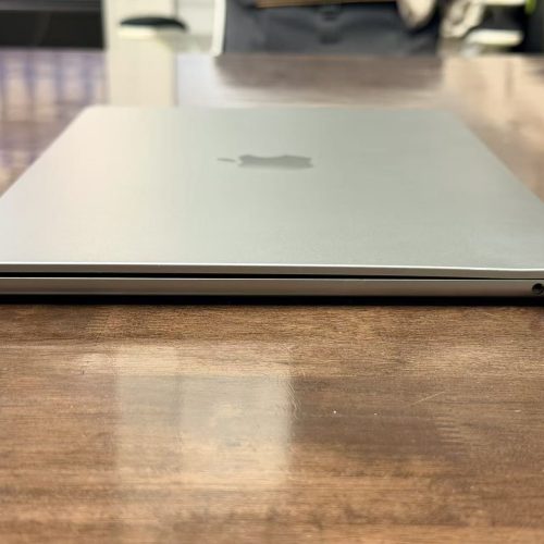 MacBook Air 2022 13 inch M2 Chip 256GB SSD Silver Good Grade A2681 Special Deal - Image 5