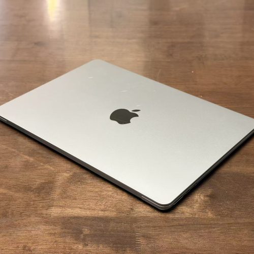 MacBook Air 2022 13 inch M2 Chip 256GB SSD Space Grey Excellent Grade Special Deal - Image 5